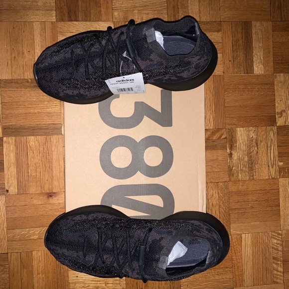 Adidas Yeezy boost 380 in onyx - Picture 1 of 5